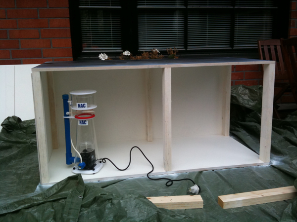 Vaahdotin jalustanraakileessa